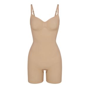 NWOT SKIMS SEAMLESS SCULPT MID THIGH BODYSUIT CLAY TAN SMALL